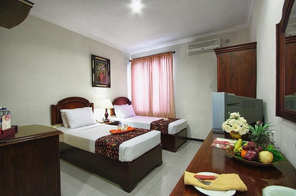 Hotel Montana Dua Malang Exterior photo