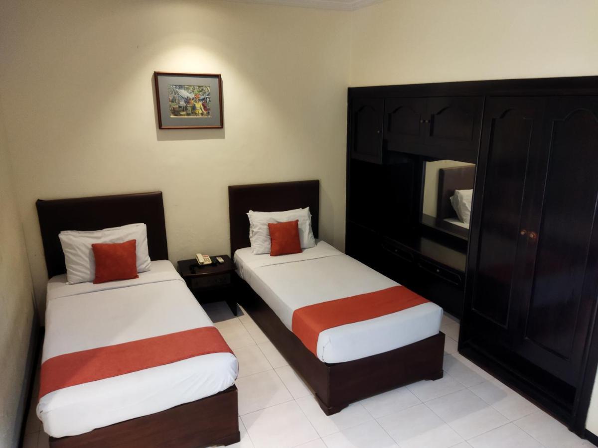 Hotel Montana Dua Malang Exterior photo