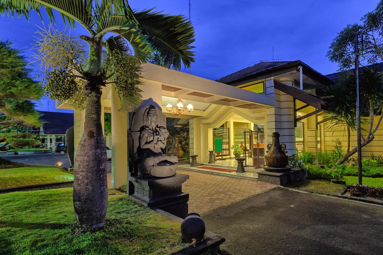 Hotel Montana Dua Malang Exterior photo